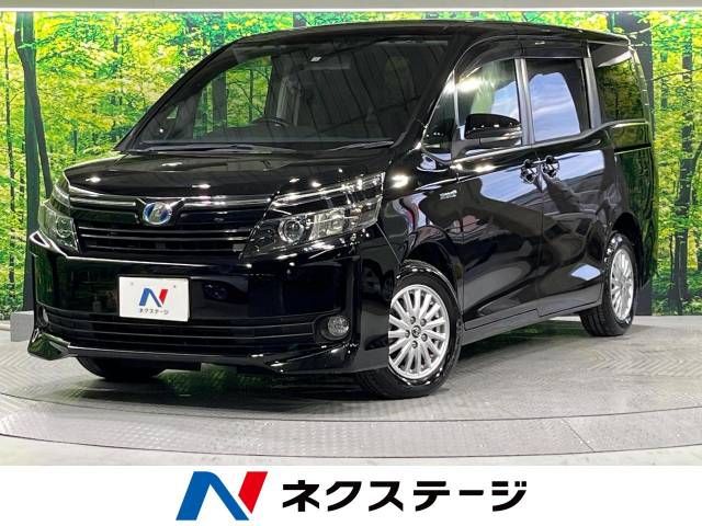 TOYOTA VOXY HYBRID 2014