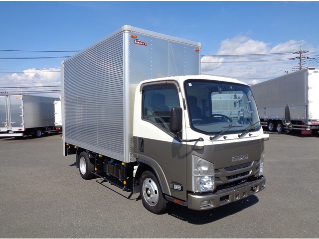 Isuzu ELF 2019