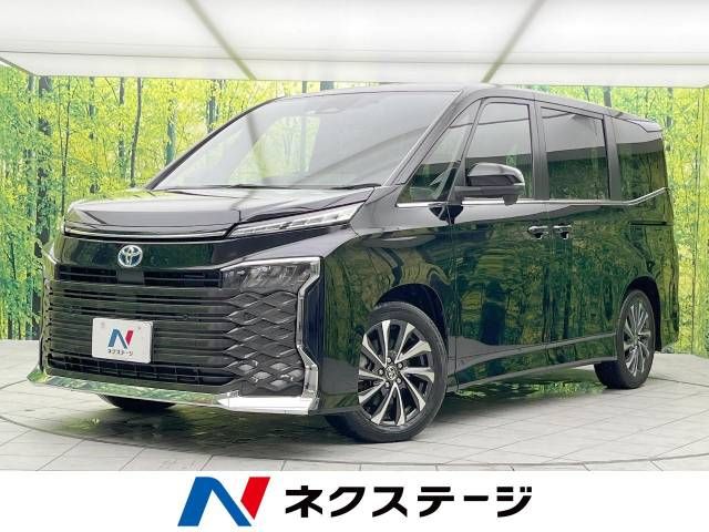 TOYOTA VOXY HYBRID 2022