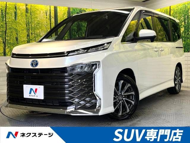 TOYOTA VOXY HYBRID 2023