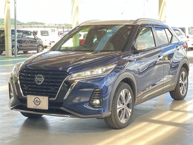 NISSAN KICKS 2023