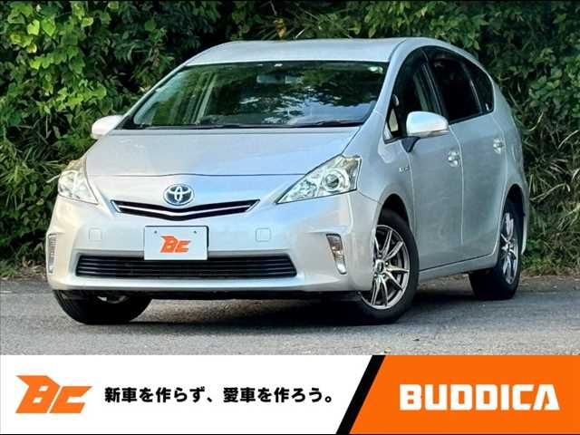 TOYOTA PRIUS ALPHA 2014