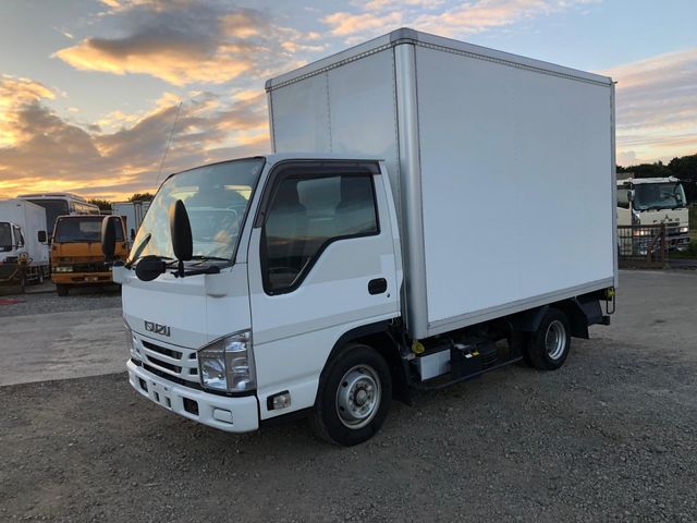 ISUZU ELF 2018