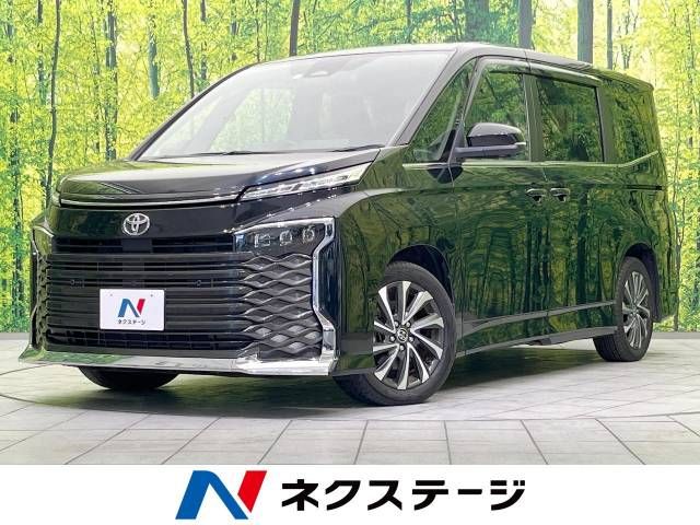 TOYOTA VOXY 2022