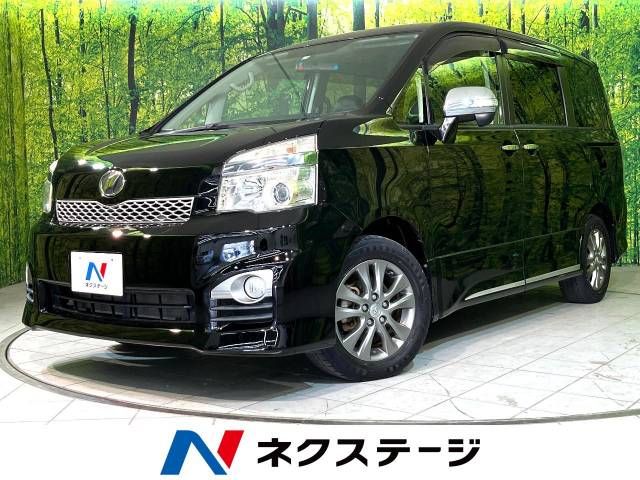 TOYOTA VOXY 2013