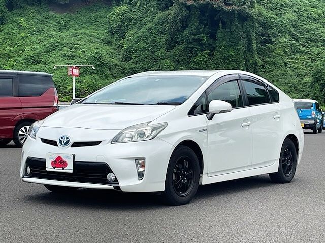 TOYOTA PRIUS 2015