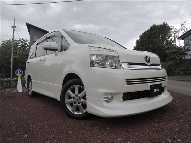 TOYOTA VOXY 2008