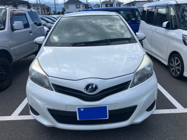 TOYOTA VITZ 2011