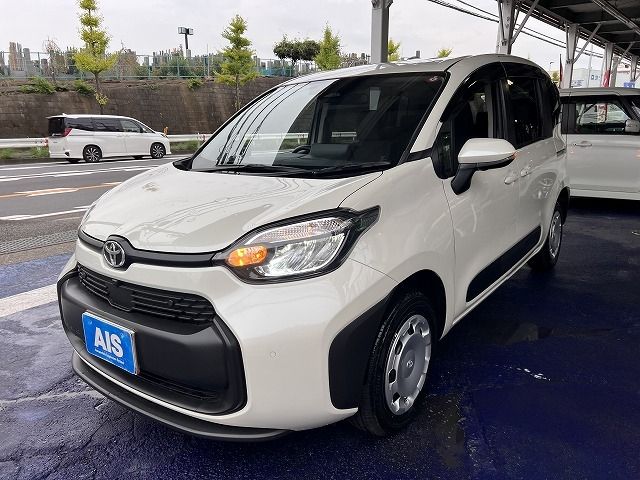 TOYOTA SIENTA HYBRID 2023