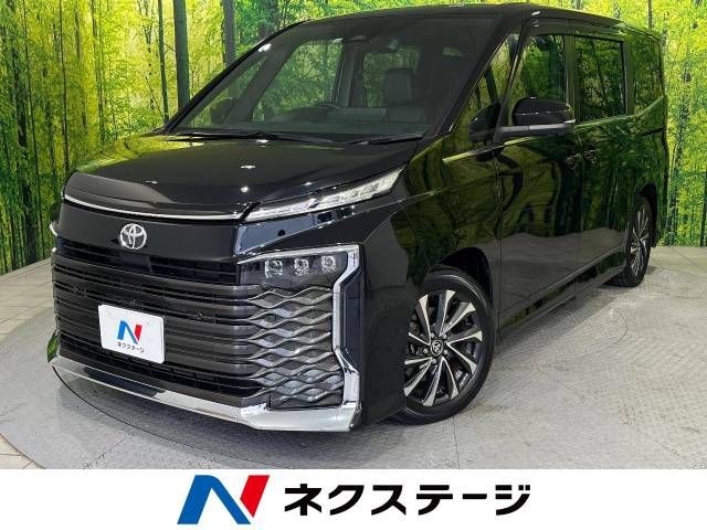 TOYOTA VOXY 2022