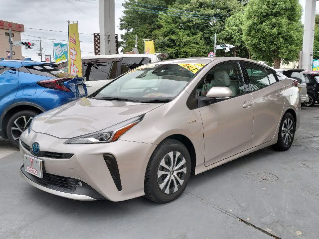 TOYOTA PRIUS 2019