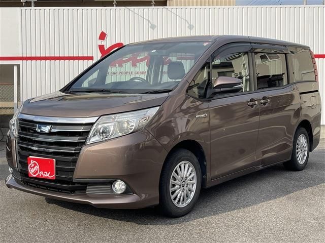 TOYOTA NOAH HYBRID 2014