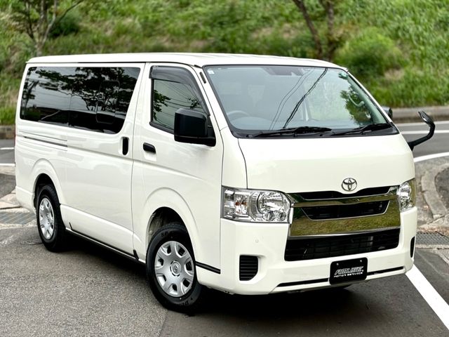 TOYOTA HIACE van 4WD 2024