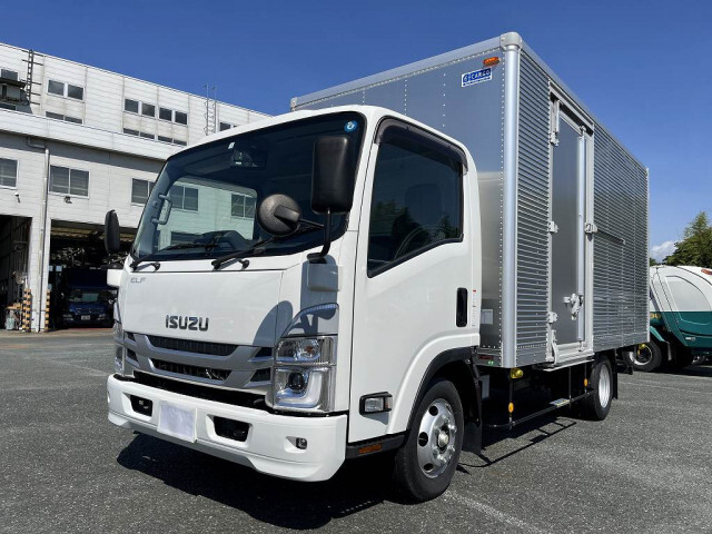 Isuzu ELF 2023