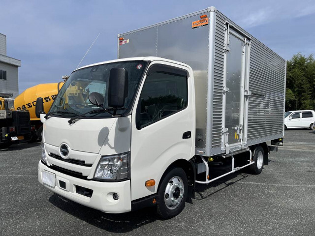 Hino DUTRO 2024