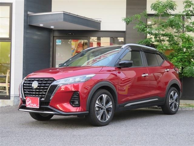 NISSAN KICKS 2023