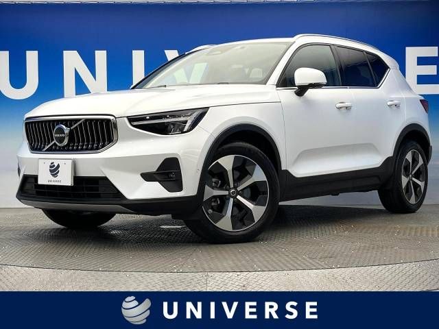 VOLVO XC40 2022