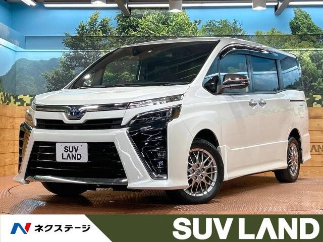 TOYOTA VOXY HYBRID 2021