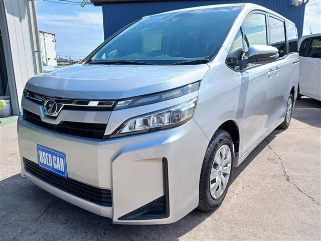 TOYOTA VOXY 2019