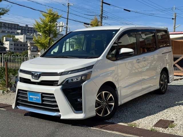 TOYOTA VOXY 2017