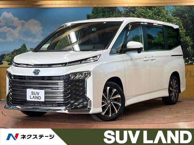 TOYOTA VOXY HYBRID 2022