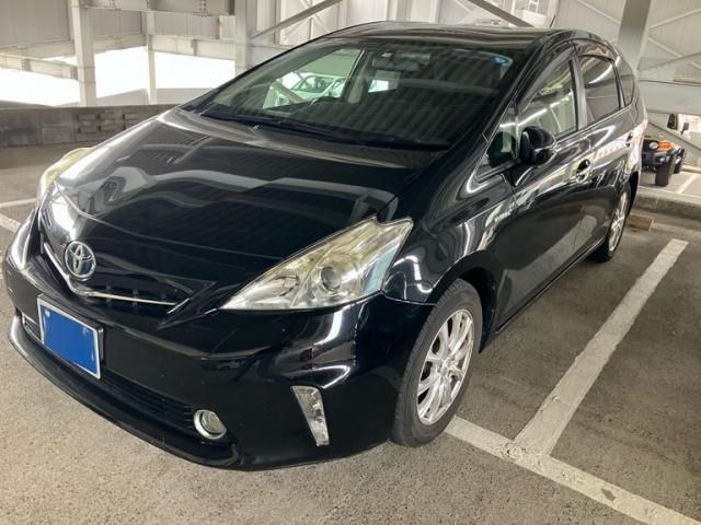 TOYOTA PRIUS ALPHA 2014