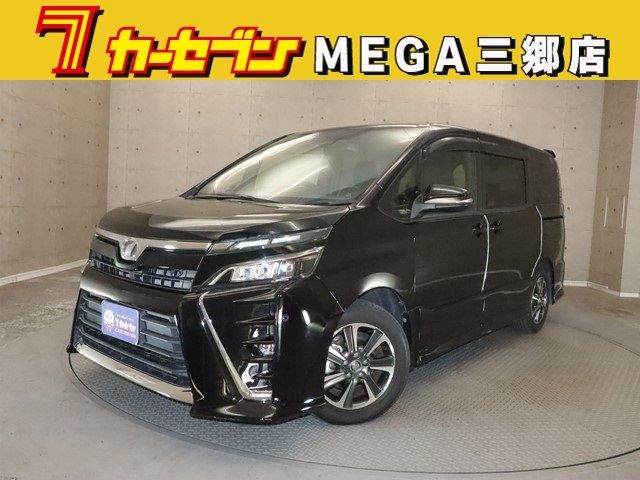 TOYOTA VOXY 2017