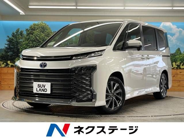 TOYOTA VOXY HYBRID 2023