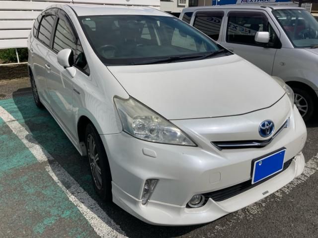 TOYOTA PRIUS ALPHA 2014