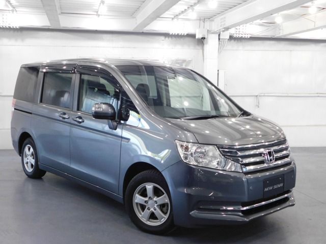 HONDA STEPWAGON 2013