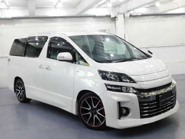 TOYOTA VELLFIRE 2013