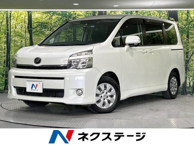 TOYOTA VOXY 2011