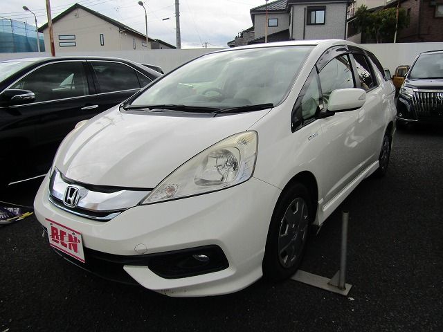 HONDA FIT SHUTTLE HYBRID 2013