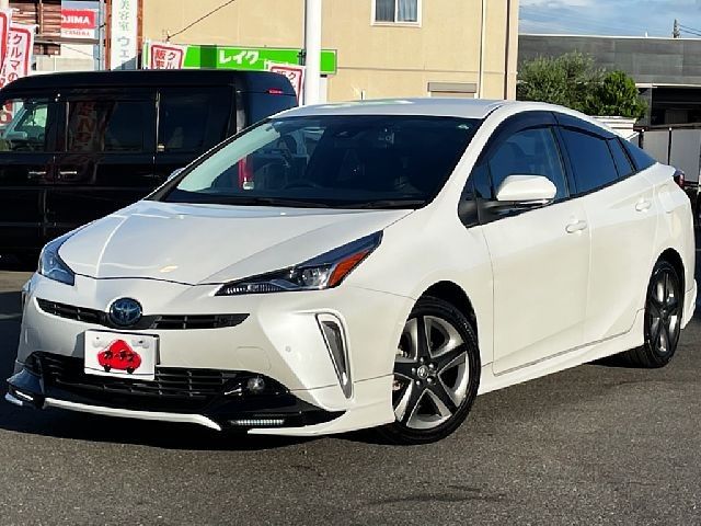 TOYOTA PRIUS 2021