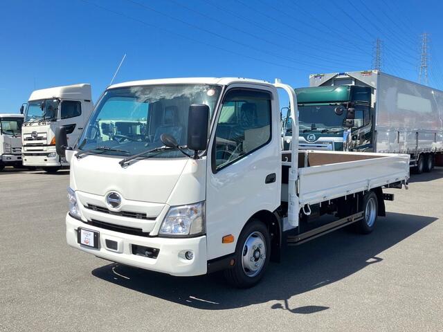 Hino DUTRO 2024