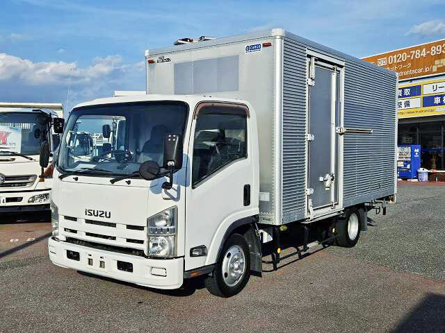 Isuzu ELF 2011