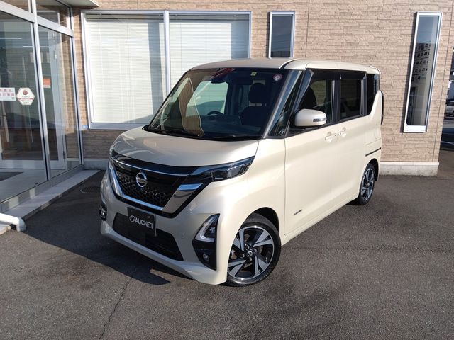 NISSAN ROOX 2021