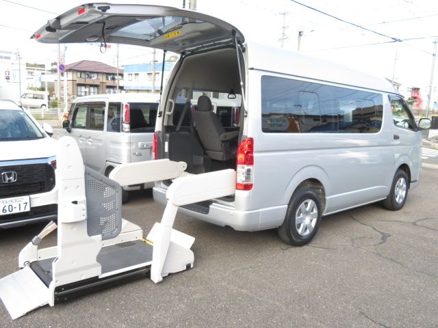 TOYOTA HIACE van 2WD 2018