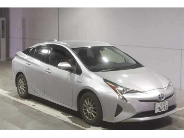 TOYOTA PRIUS 4WD 2018