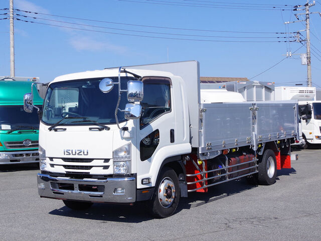 Isuzu FORWARD 2018