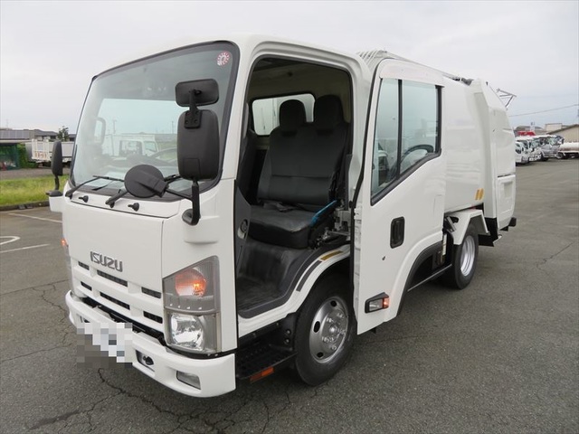 Isuzu ELF 2013