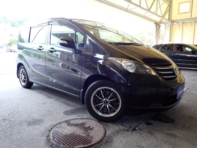 HONDA FREED 2010