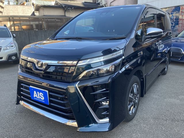 TOYOTA VOXY 2019