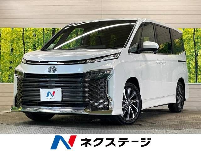 TOYOTA VOXY HYBRID 2023