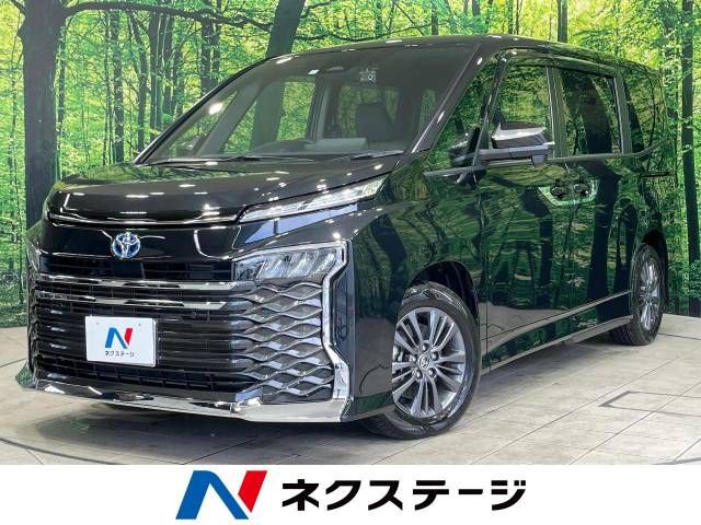 TOYOTA VOXY HYBRID 2023