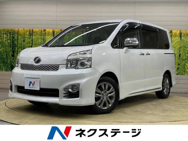 TOYOTA VOXY 2012