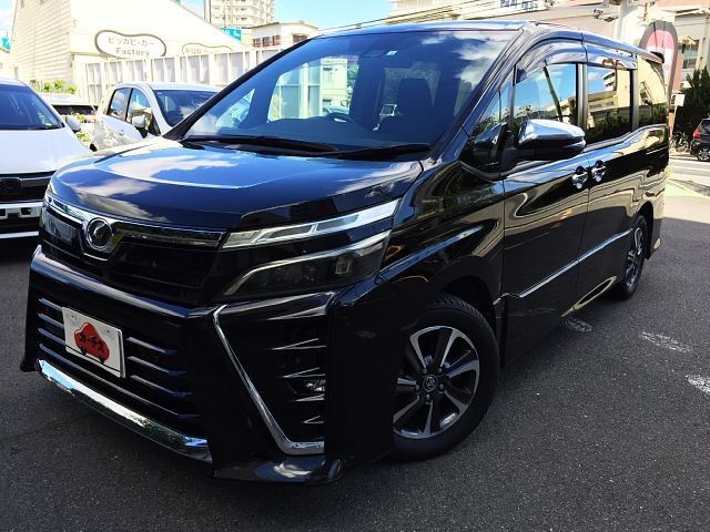 TOYOTA VOXY 2019