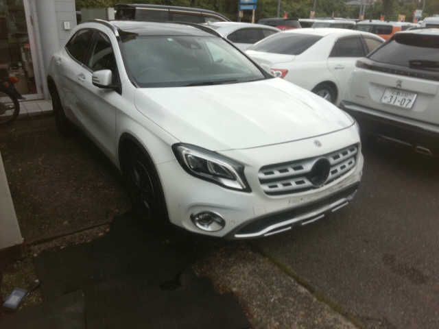 MERCEDES-BENZ GLA class 2018