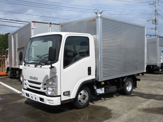 Isuzu ELF 2019