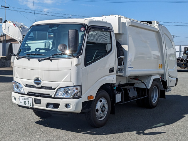 Hino DUTRO 2024